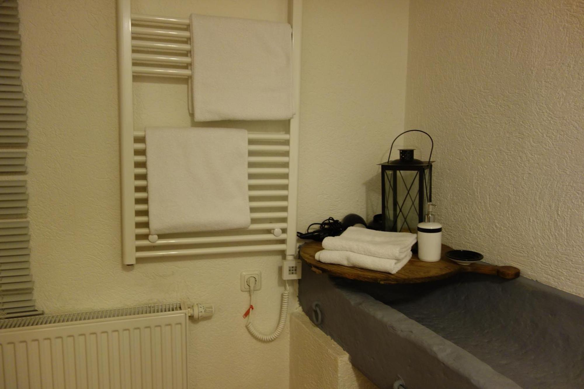 Zehnthof Hotel Geldersheim Room photo